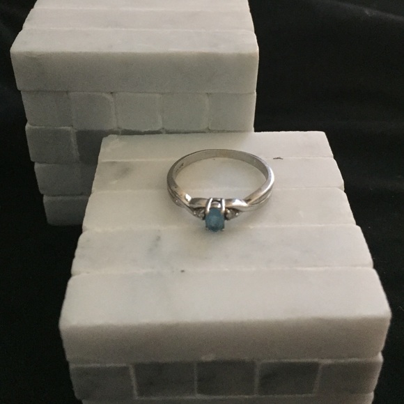 Jewelry - 10k white gold blue topaz and diamond ring
