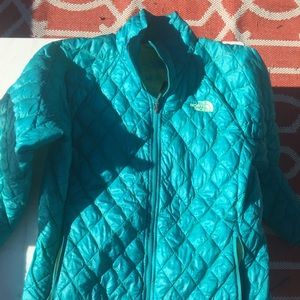 The North Face Turquoise Puffer Jacket size Small