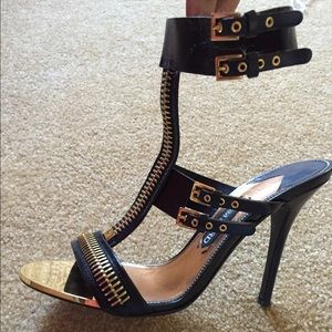 Tom Ford zipper sandals size 40.5