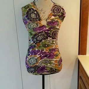 Sleeveless backless flowered top