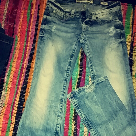 Buckle jeans