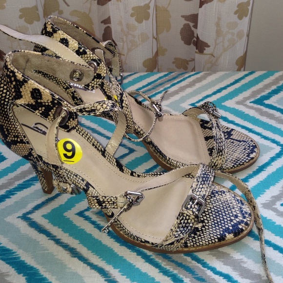 Heels - Picture 2 of 3
