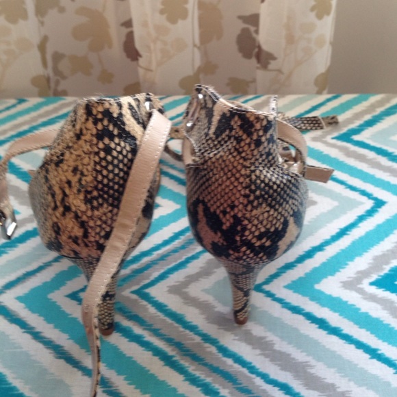 Heels - Picture 3 of 3