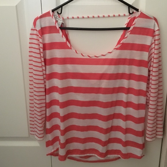 Cute lightweight striped shirt!