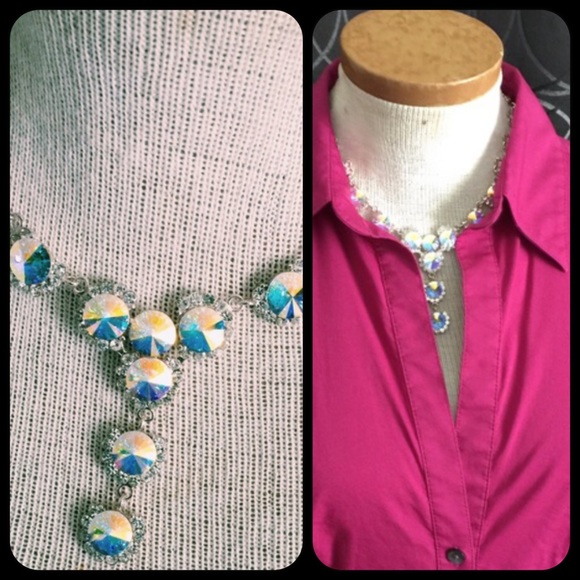 💖 NWT Austrian Crystal necklace and earrings