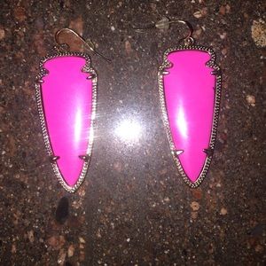 Skylar earring in neon pink
