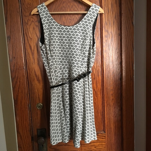 Midi dress with bow belt