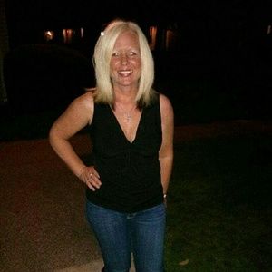 Meet your Posher, Debbie