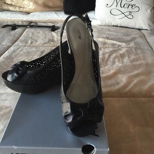 Apt 9 leather sling back wedge sandals sz 8.5