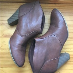 Brown ankle booties | size 9.5