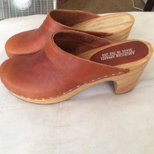 American Apperal chestnut clogs