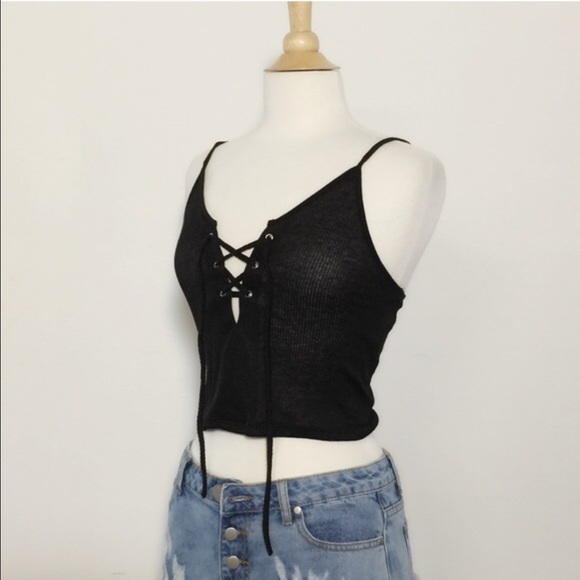 ⭕️SOLD IN BUNDLE⭕️lace up crop top - Picture 2 of 2
