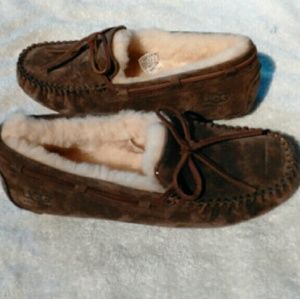 Ugg Dakota slipper moccasin comfy chocolate