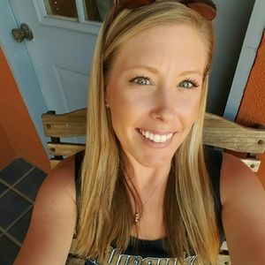 Meet your Posher, Valerie
