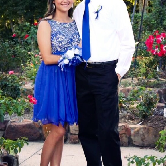 Prom/homecoming dress - Picture 2 of 4