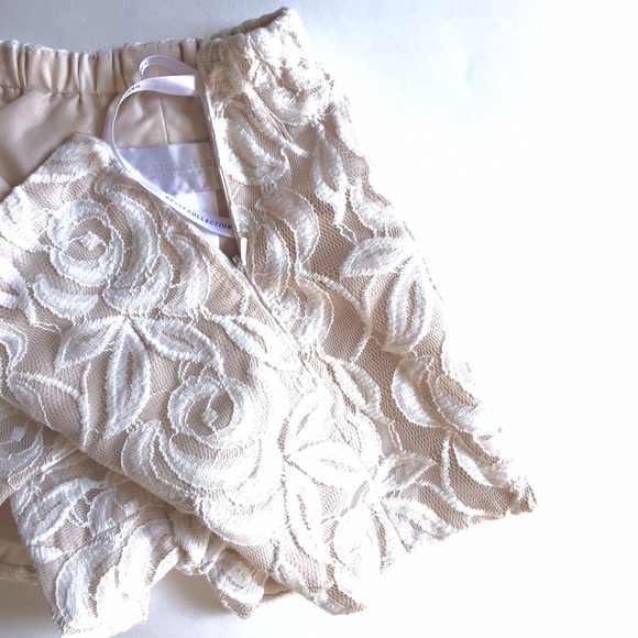 Vivian Diamond White Lace Shorts - Picture 2 of 4