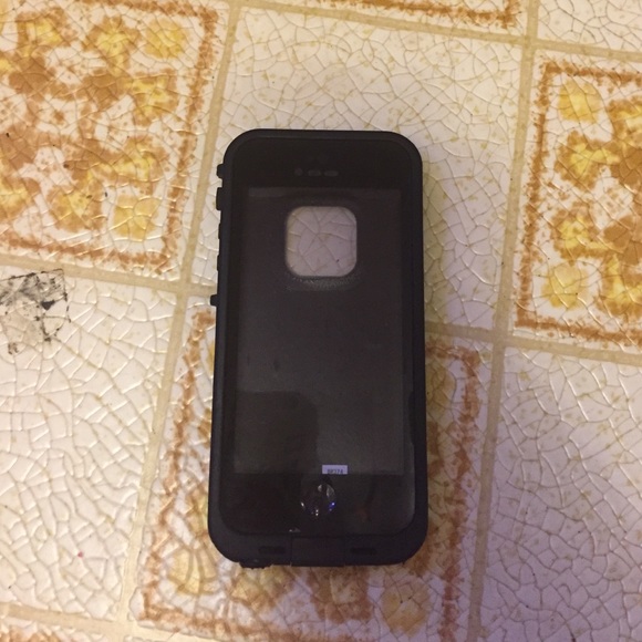 Black life proof case for iPhone 5/5s