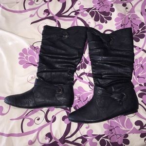 CALF-HIGH BLACK BOOTS NWOT