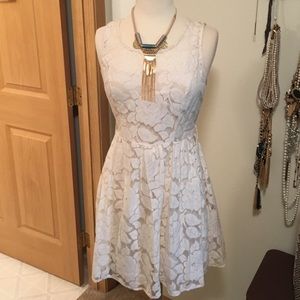 Lace dress with black zipper