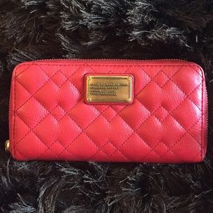Marc by Marc Jacobs red leather quilted wallet ❤️