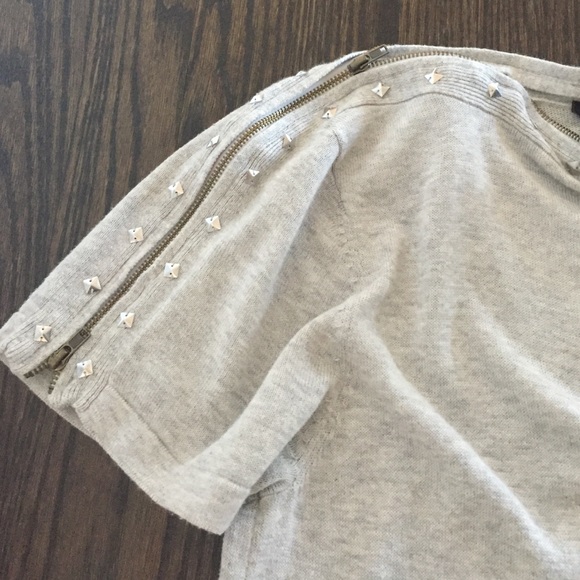 BCBG zipper knit top