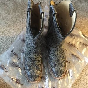 square toe, like new condition, used twice