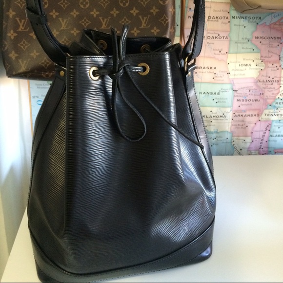 💯 Authentic NOE Louis Vuitton