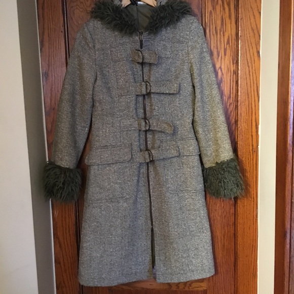 Long coat, zipper & 4 belts