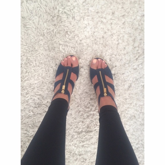 ❌SOLD❌ Michael Kors wedge - Picture 3 of 4