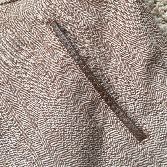 Banana Republic brown wool skirt! - Picture 2 of 4