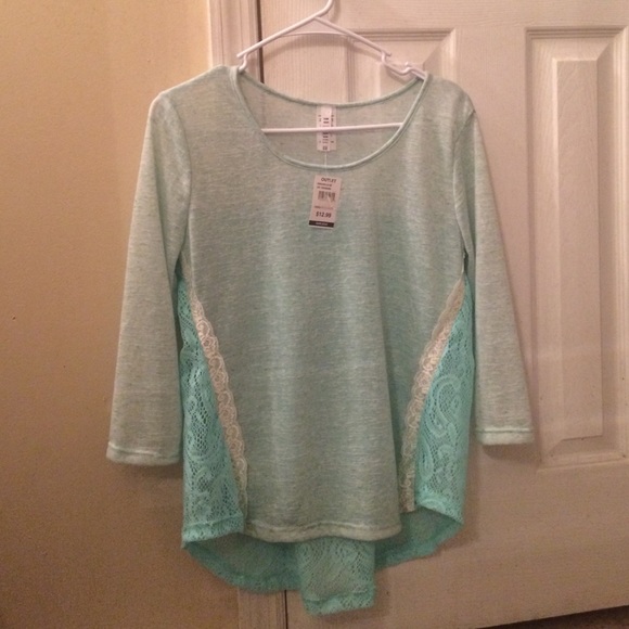 3/4 sleeve top 🌸