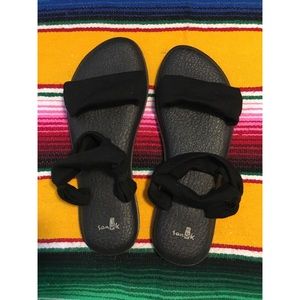 Black NEW Sanuk Slings 😎