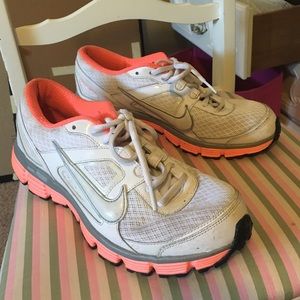 Nike women's shoes size 10