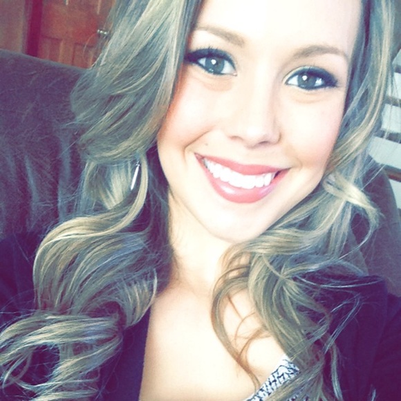 About me & My closet - Picture 1 of 4