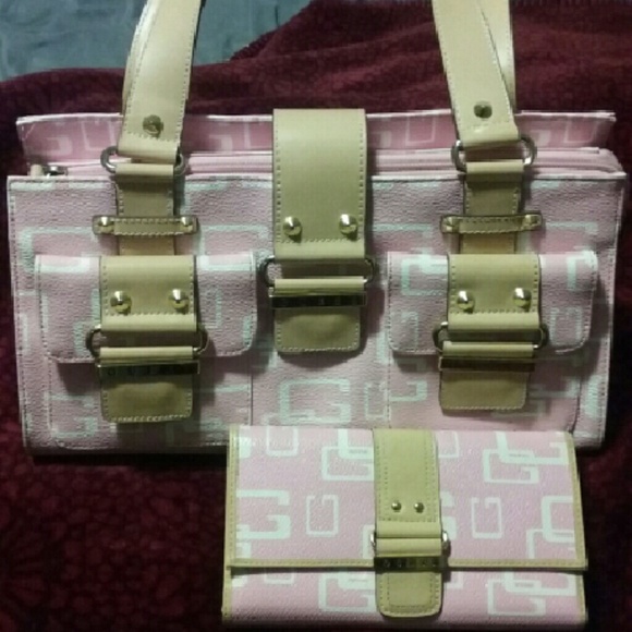 Guess purse and matching wallet