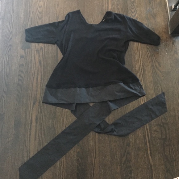 BCBG black open back top with crepe bow at waist - Picture 2 of 4