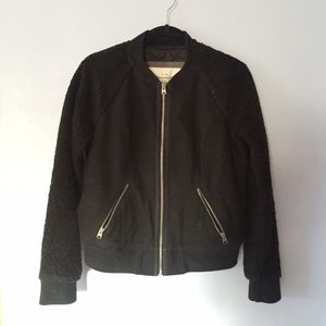 LAST CHANCE - A&F Sherpa Sleeved Bomber Jacket