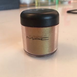 MAC Gold Pigment