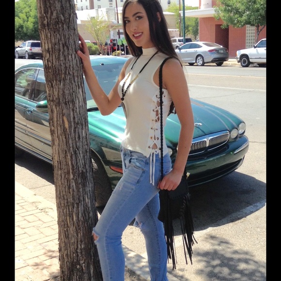 Turtleneck Sleeveless Top-Last One Excellent Price - Picture 3 of 4