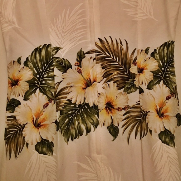 💕SALE💕Vibrant Hawaiian Dress