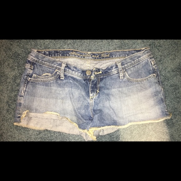 SALE TODAY❣Abercrombie and Fitch short jean shorts - Picture 1 of 1