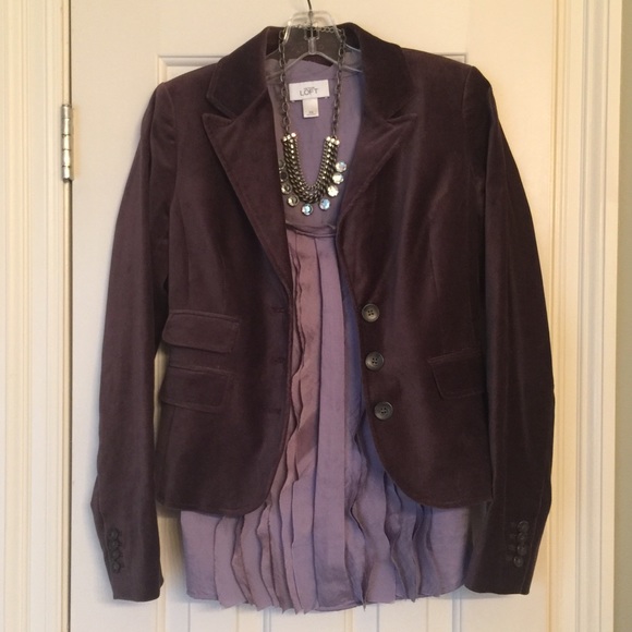 Plum velvet blazer EUC, worn once. LOFT