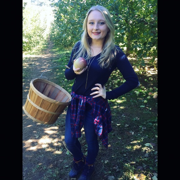 Meet your Posher, Lacie - Picture 1 of 1