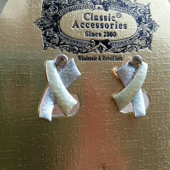 Earing - Picture 4 of 4