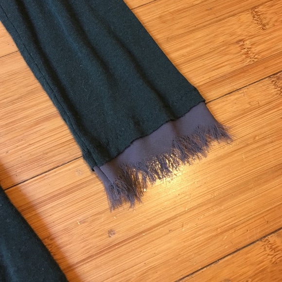 Simply Vera Wang Green Long Sleeve Top 💚 - Picture 3 of 3