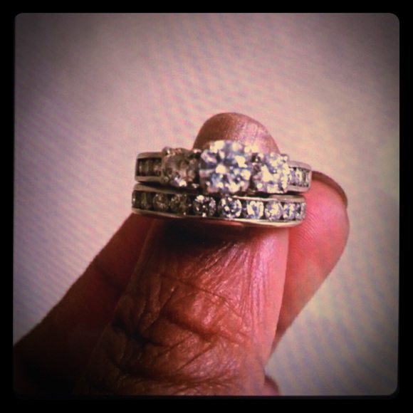 ALREADY SOLD!! Authentic 2 CTW Diamond Wedding Set