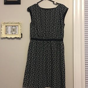 Ann Taylor loft dark green print belted dress