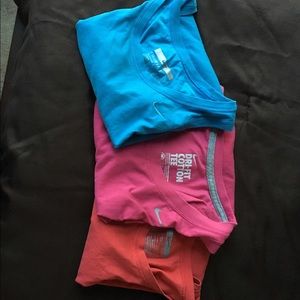 Nike tops ---- Great Deal ---- 4 tops total