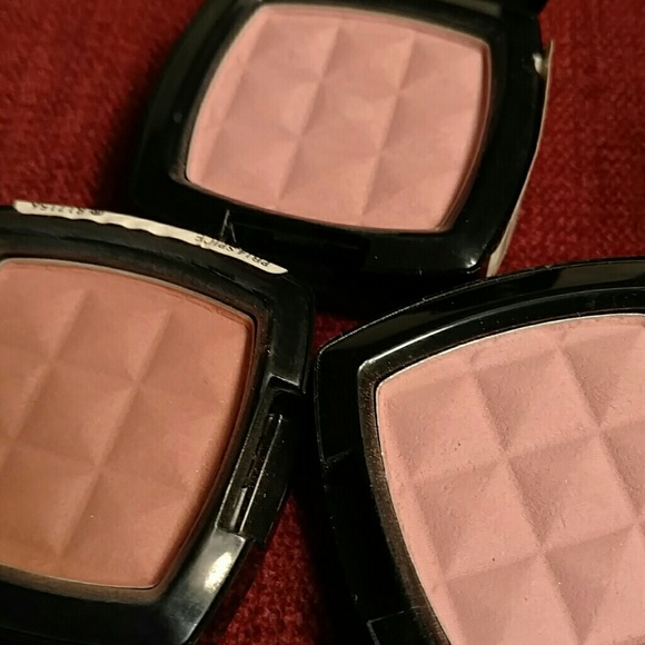 Set of 3 NYX Powder Blushes - Picture 3 of 4