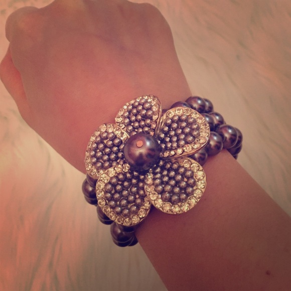 Beaded flower bracelet